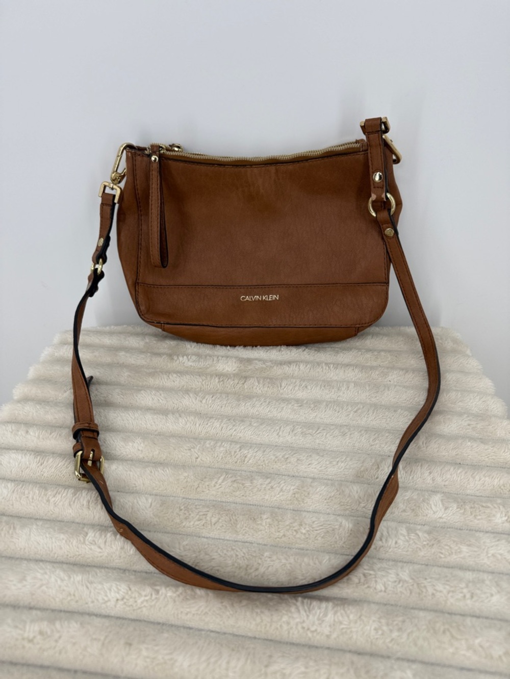 Calvin Klein Sonoma Bubble Lamb Novelty Messenger Crossbody - Picture 2 of 16
